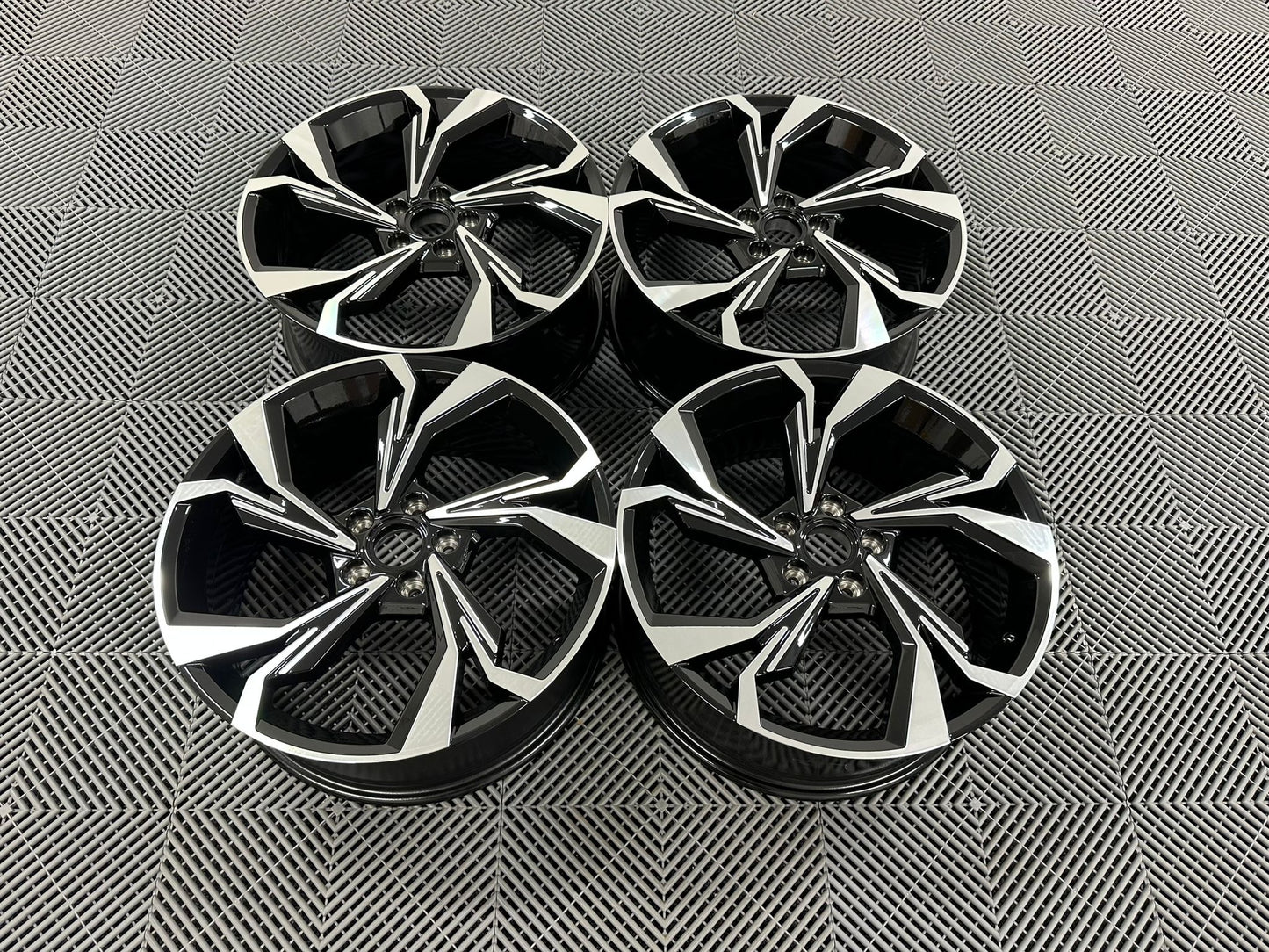 2024 Audi Alba Inspirerade Lättmetallfälgar