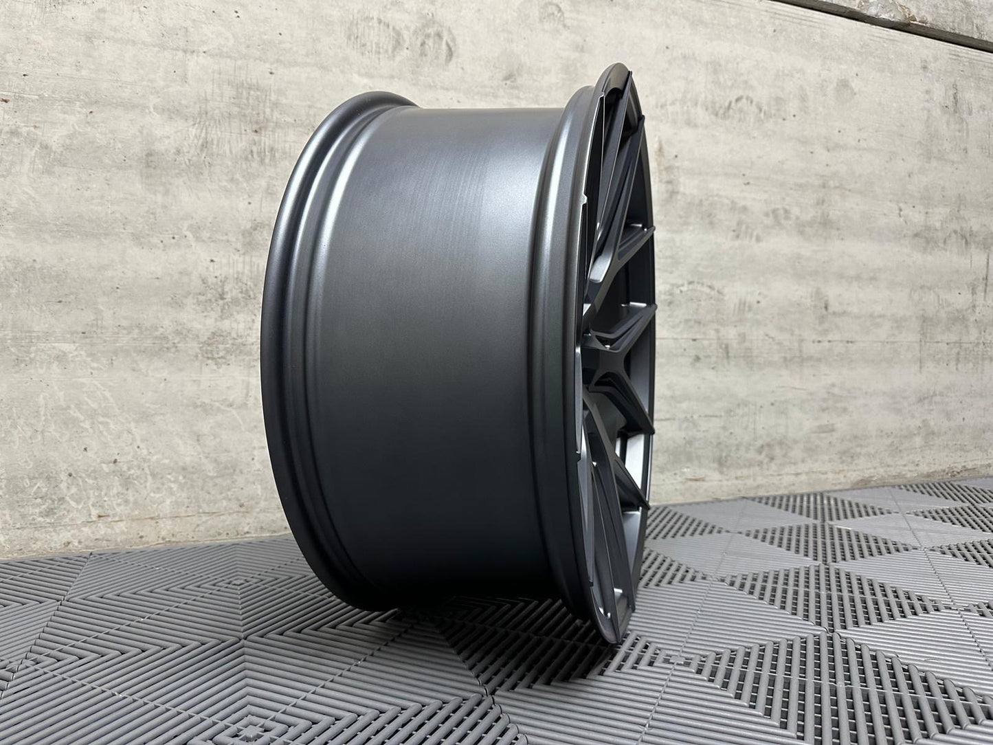 22” Ström OS2 PCD 6×139.7 - Gun Metal