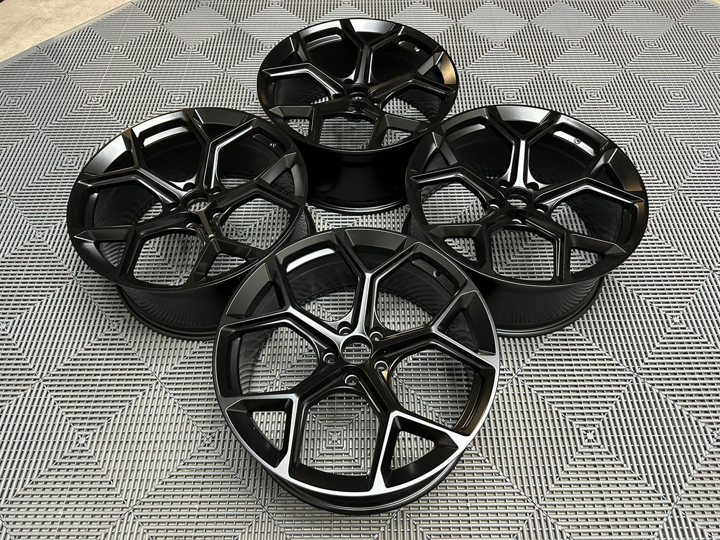Lättmetallfälgar i RS6-stil – Satin Black
