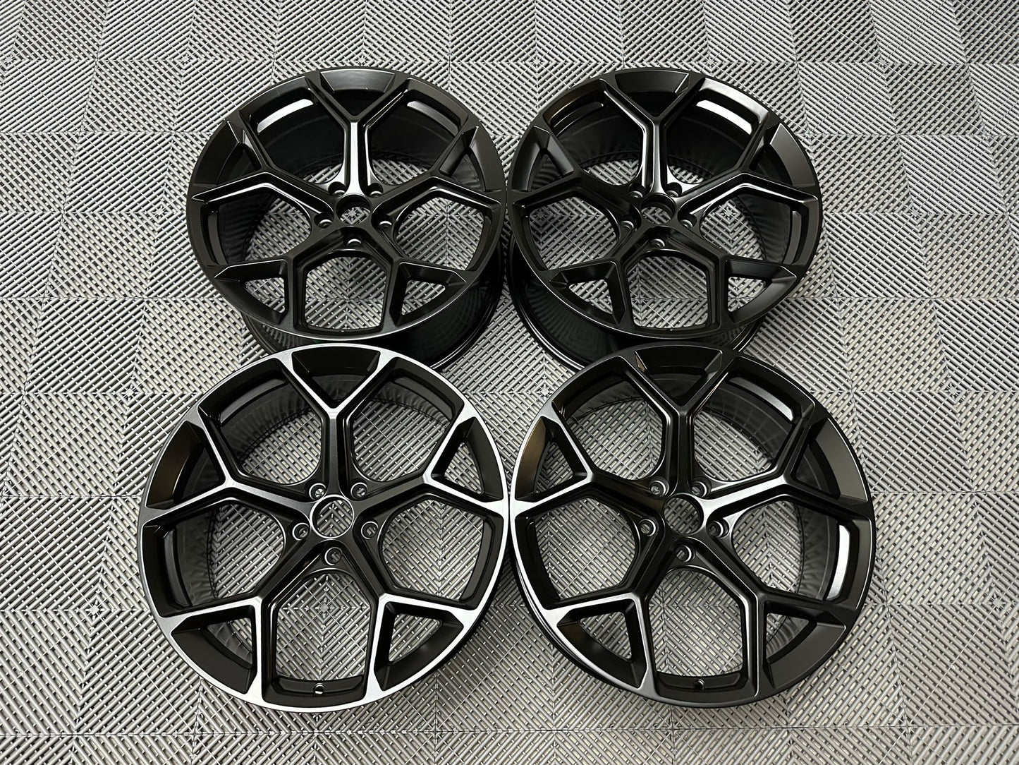 Lättmetallfälgar i RS6-stil – Satin Black