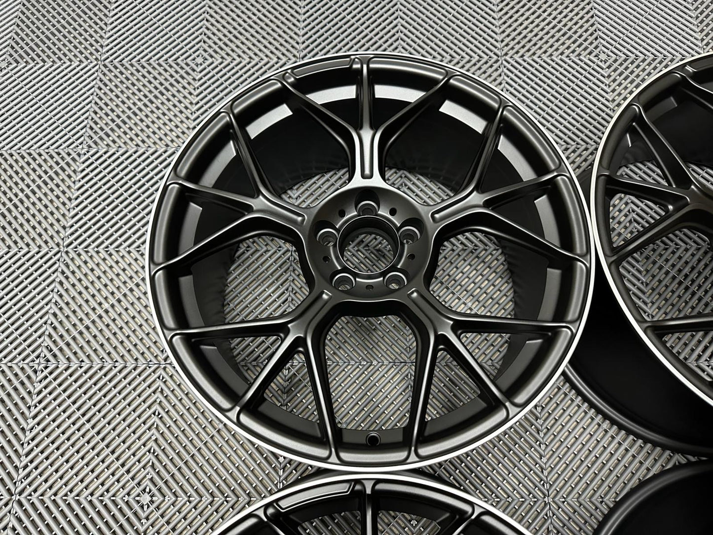 20″ AMG GT Style lättmetallfälgar – Satin Black
