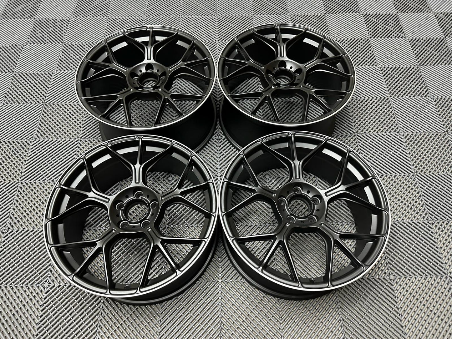 20″ AMG GT Style lättmetallfälgar – Satin Black