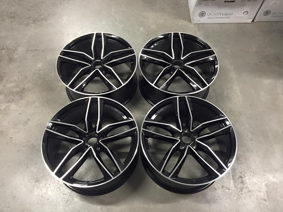 20″ RS6 C Style fälgar – Gloss Black Machined