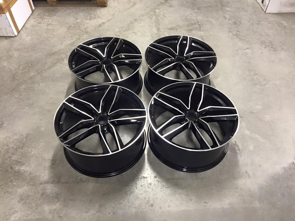 20″ RS6 C Style fälgar – Gloss Black Machined
