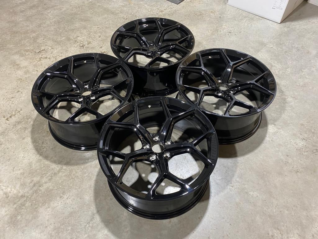 Lättmetallfälgar i RS6-stil – Gloss Black