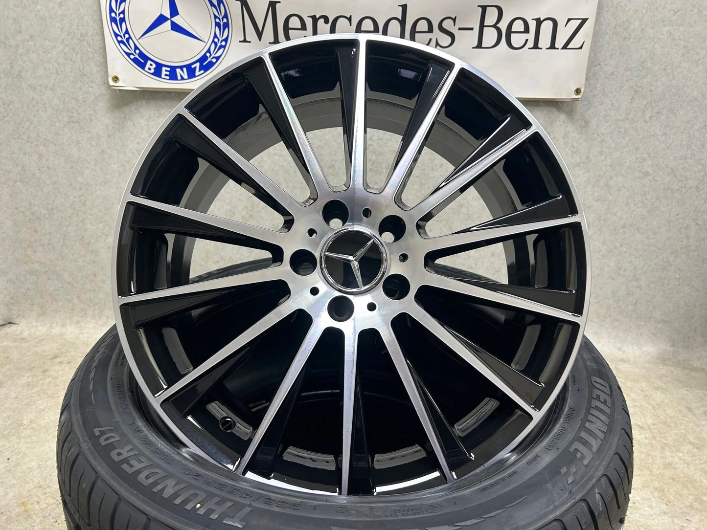 AMG Twist Style fälgar – Gloss Black / Machined
