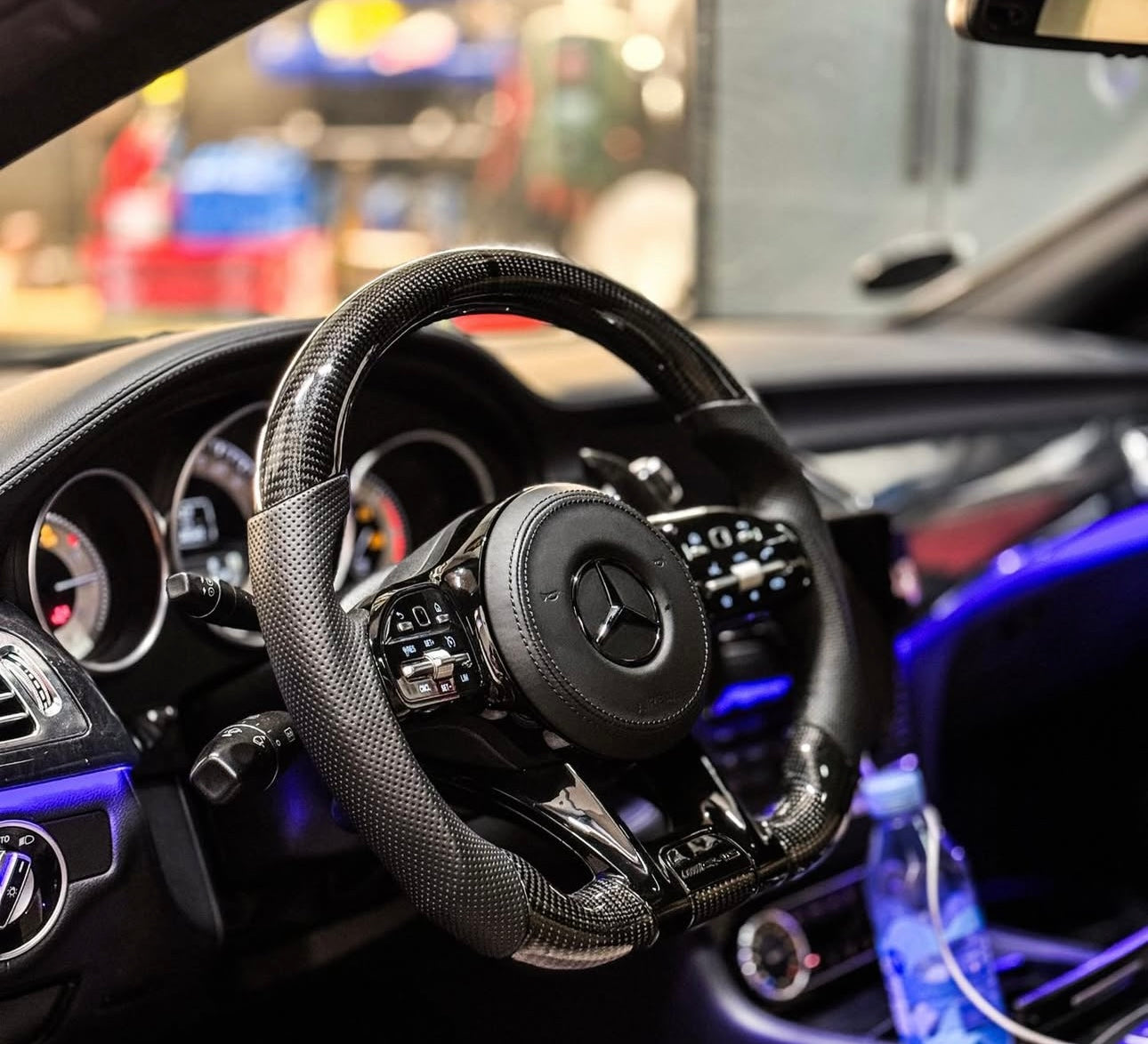 Mercedes-Benz AMG Sportratt - Kolfiber, Svarta sömmar