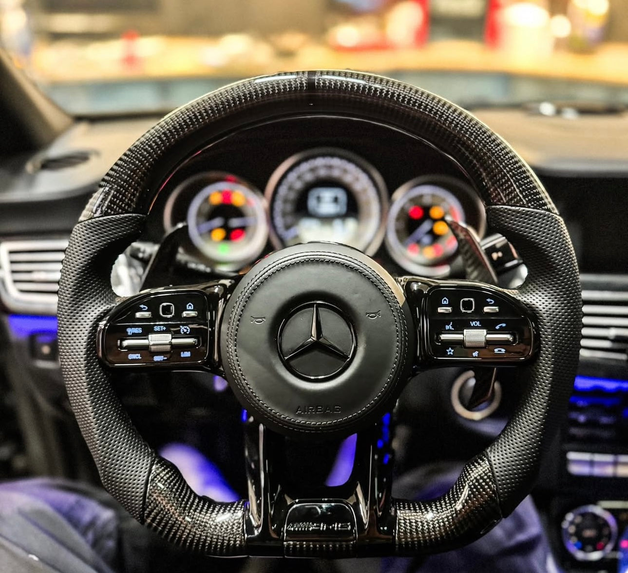Mercedes-Benz AMG Sportratt - Kolfiber, Svarta sömmar