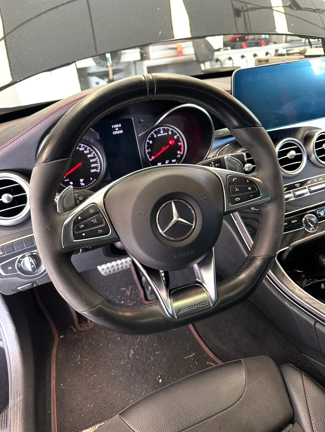 Facelift ratt till Mercedes - Kolfiber