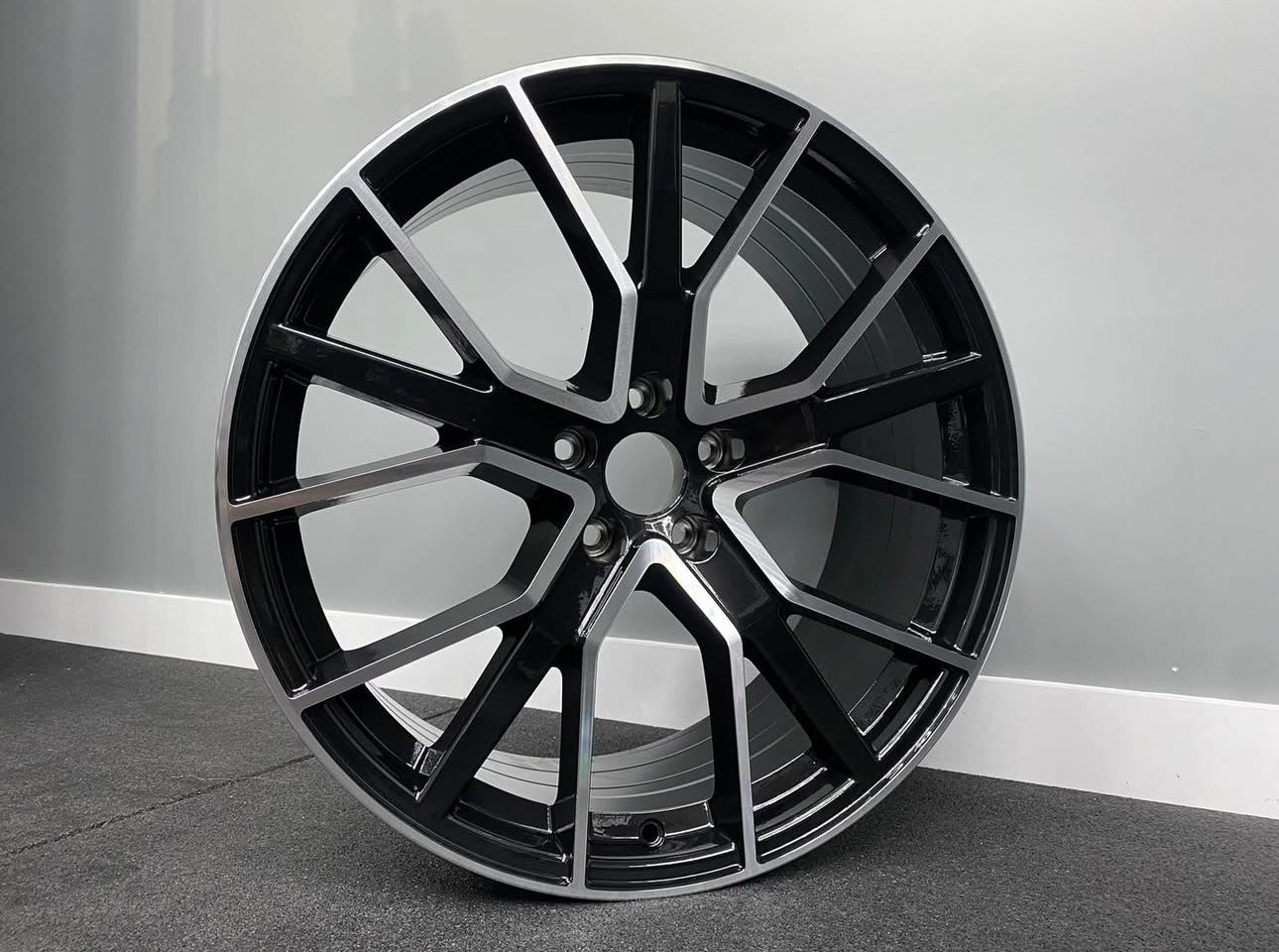 22″ RS6 Performance stil - Blank Svart
