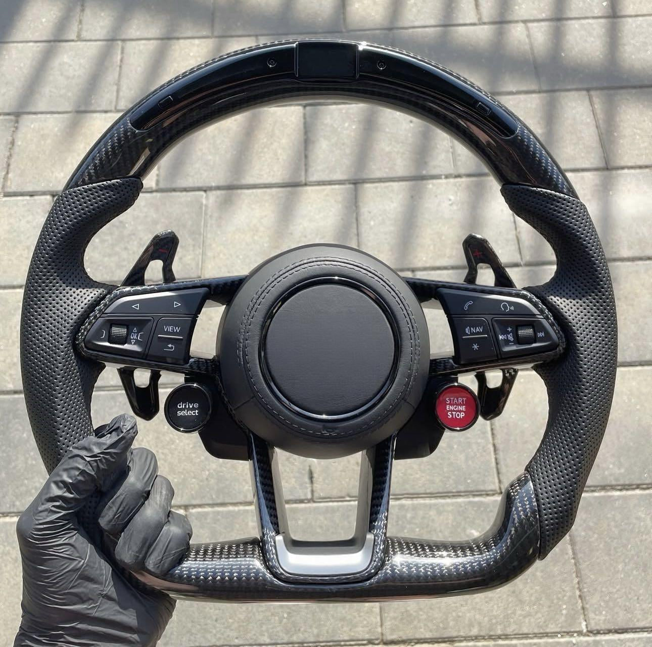 Sportratt i kolfiber med Audi R8 look (Passar till alla audi-modeller 2006+)