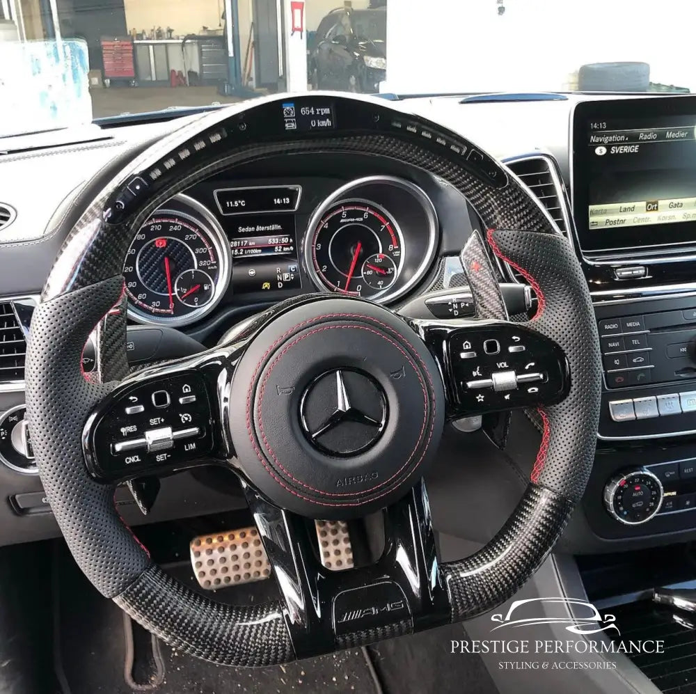 Sportratt med kolfiber & LED-display – Mercedes-kompatibel