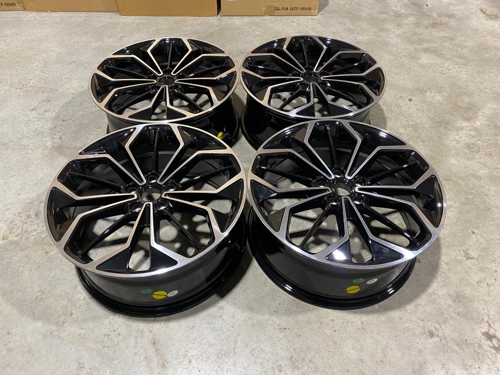 Ford Focus ST MK4 Inspirerade Lättmetallfälgar