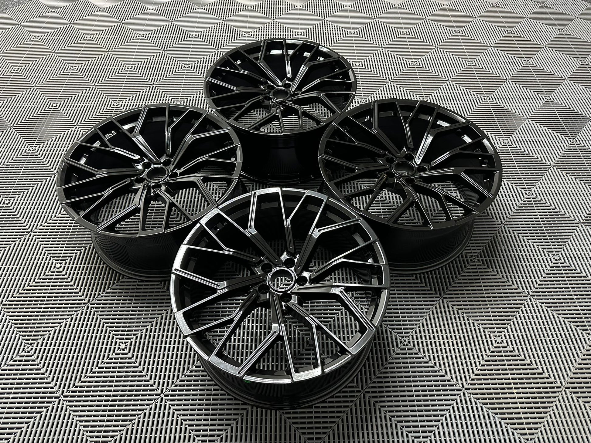 https://cmwheels.com/wp-content/uploads/2023/08/A6-AVANT-GB-7.jpg