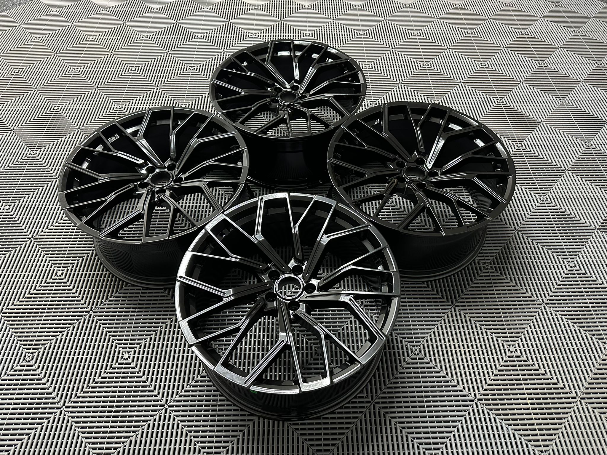 https://cmwheels.com/wp-content/uploads/2023/08/A6-AVANT-GB-7.jpg