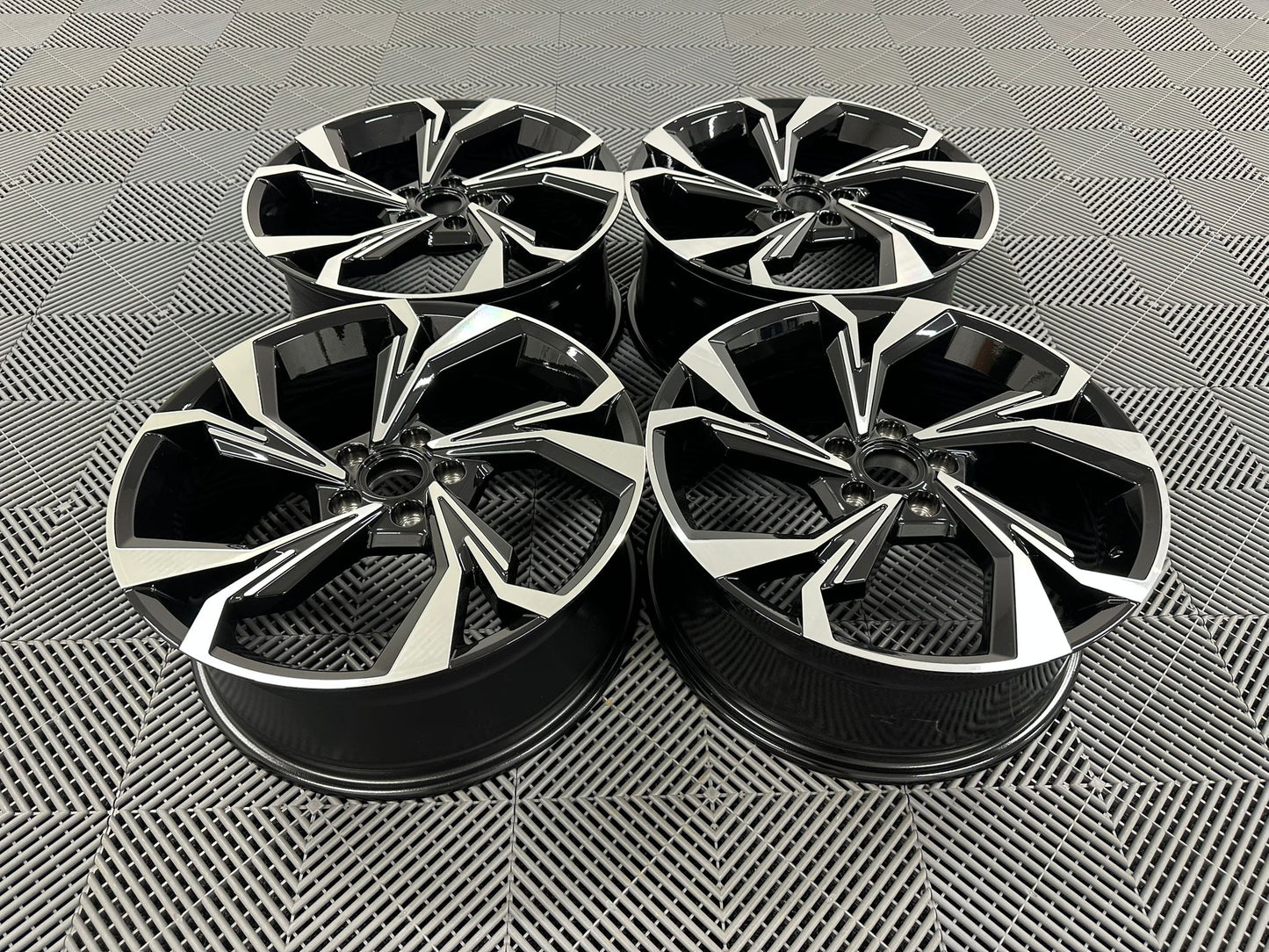 2024 Audi Alba Inspirerade Lättmetallfälgar