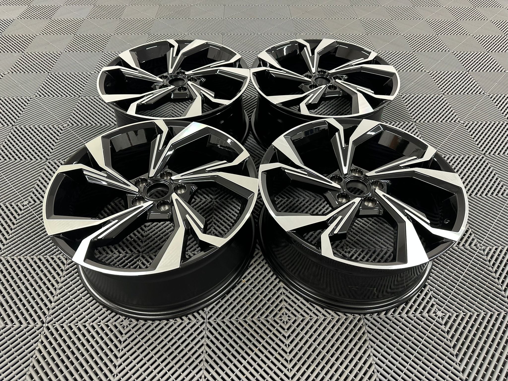 2024 Audi Alba Inspirerade Lättmetallfälgar