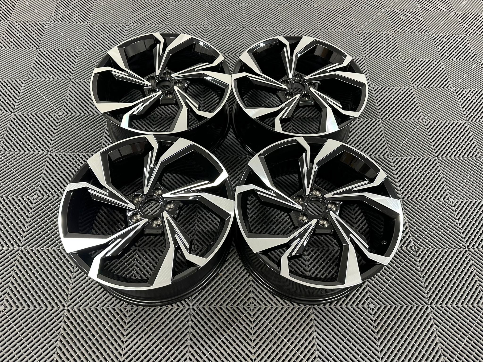 2024 Audi Alba Inspirerade Lättmetallfälgar