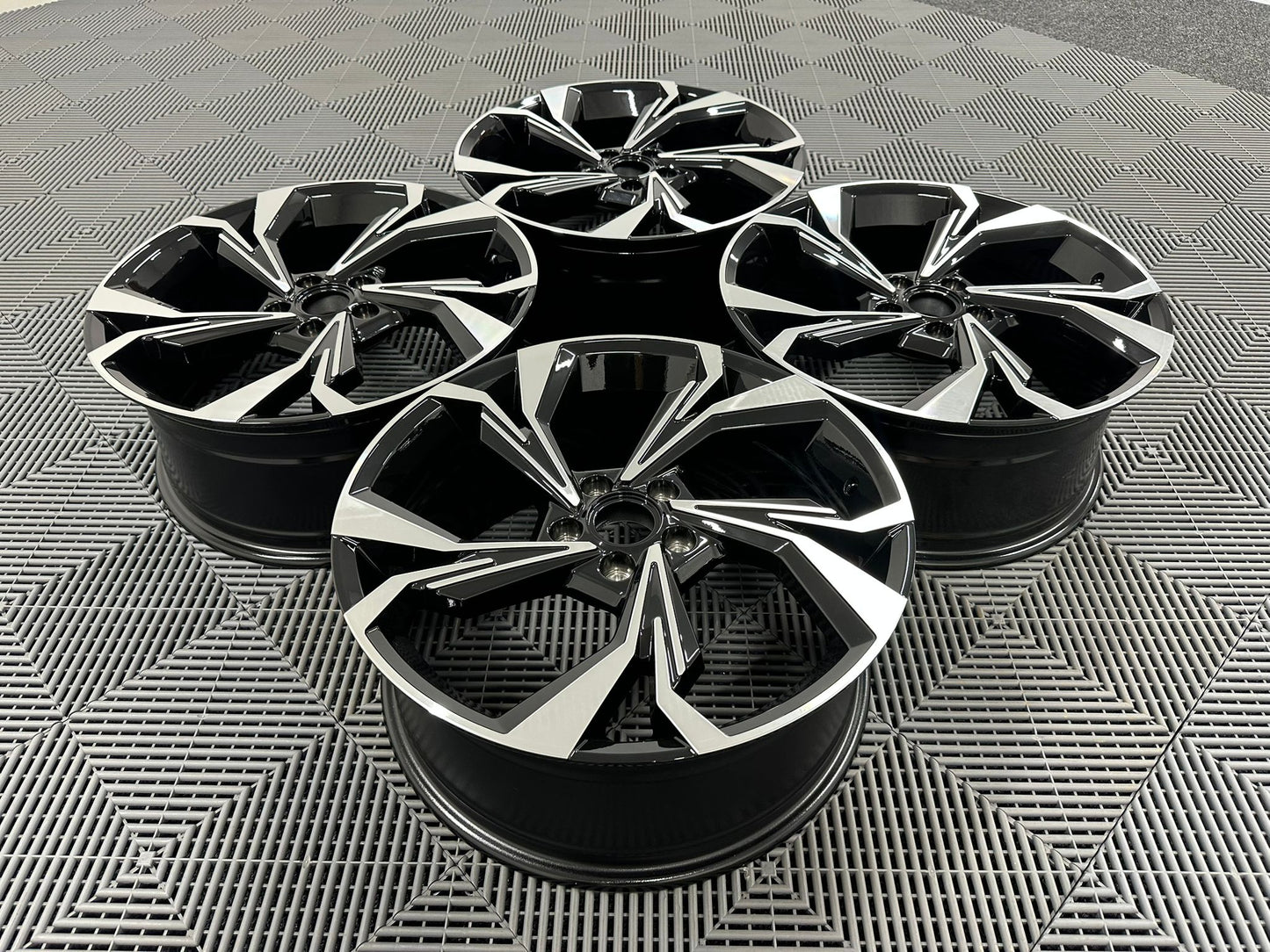 2024 Audi Alba Inspirerade Lättmetallfälgar