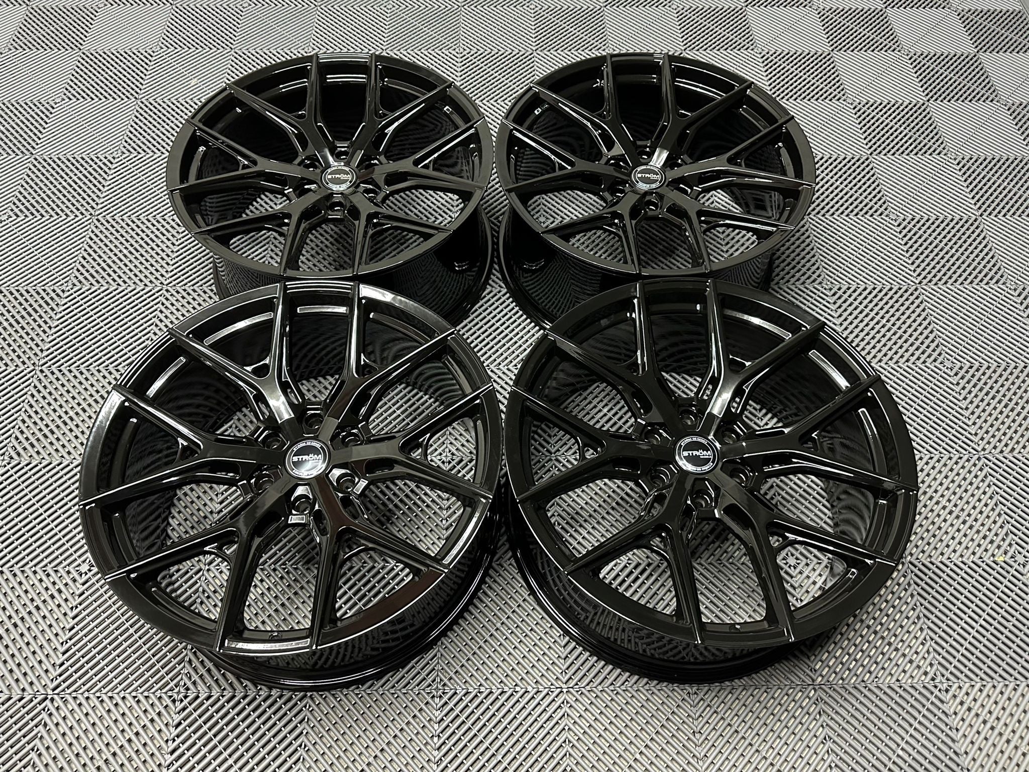 20” Ström OS2 PCD – 6×139.7 / 6×114.3 - Blank Svart