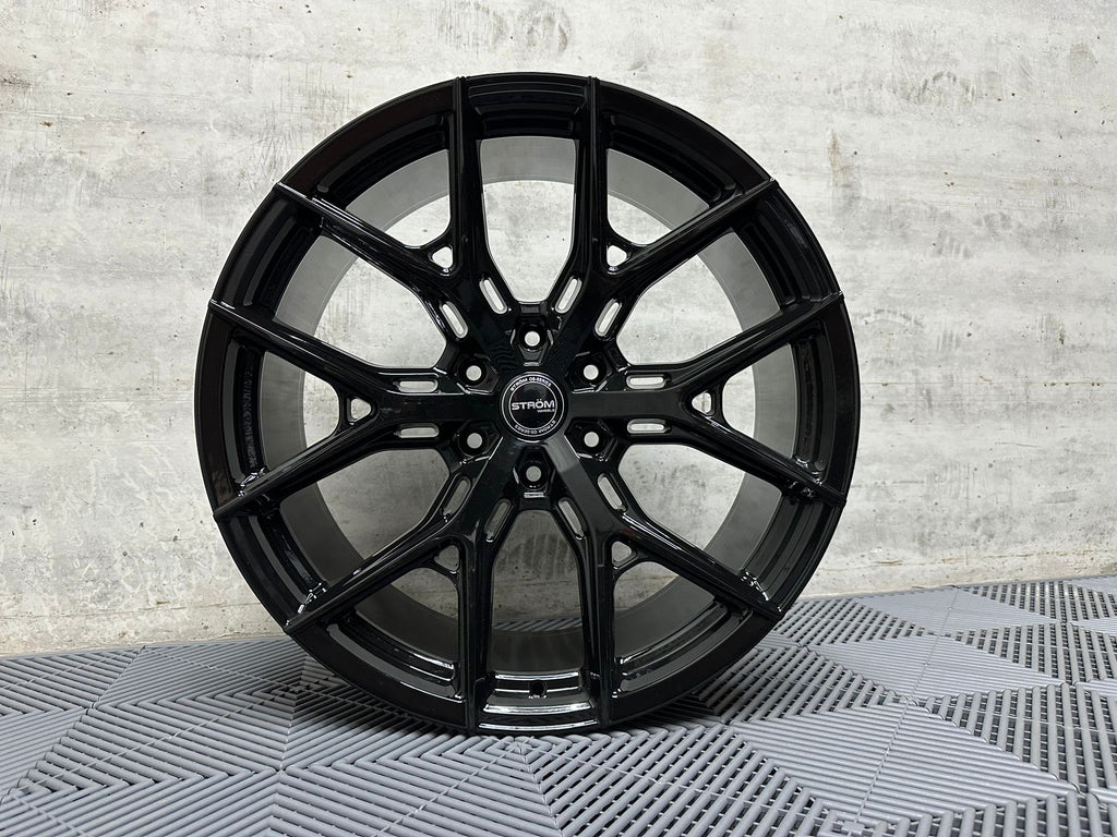 22” Ström OS2 PCD 6×139.7 - Blank Svart