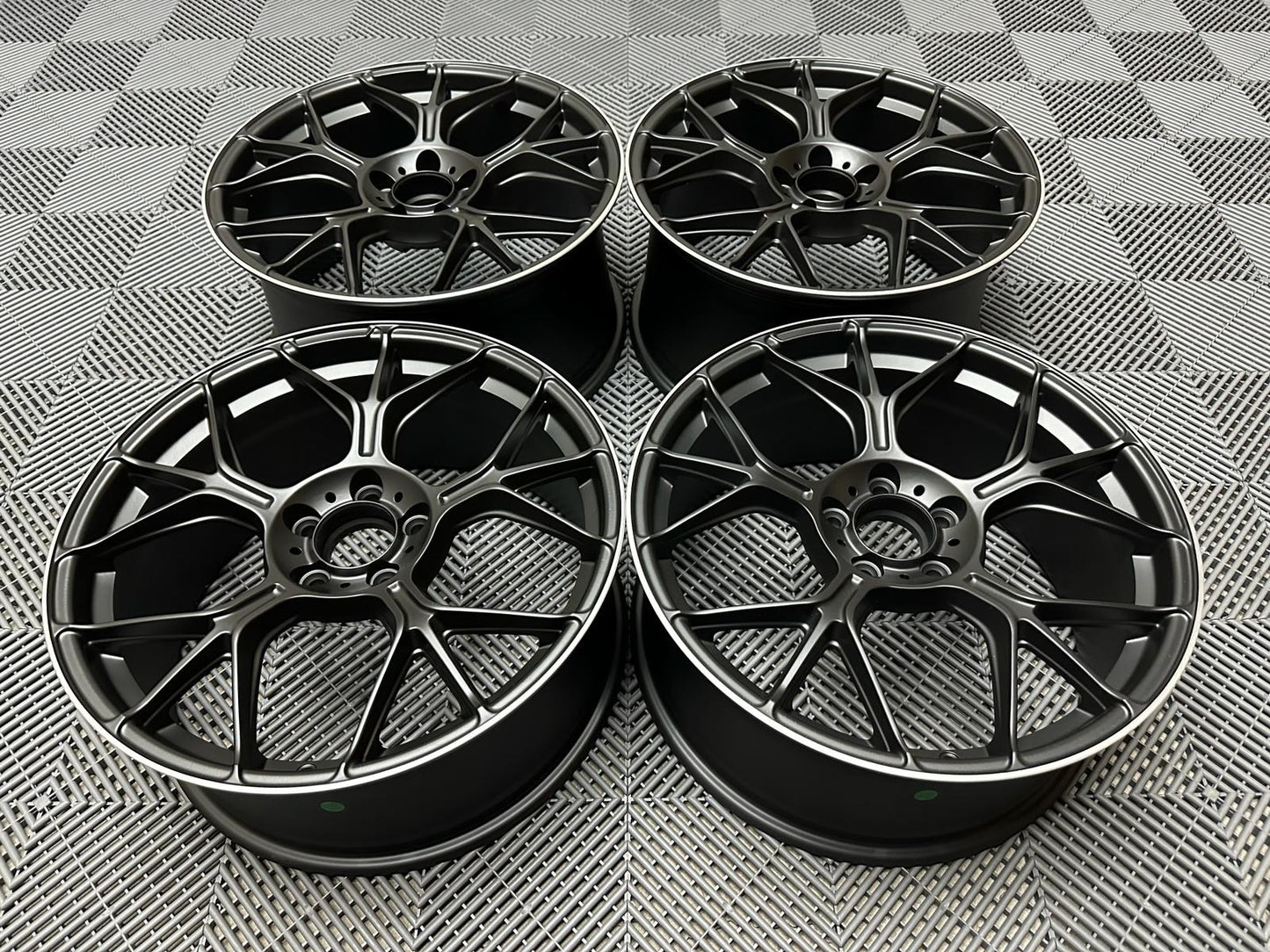 20″ AMG GT Style lättmetallfälgar – Satin Black
