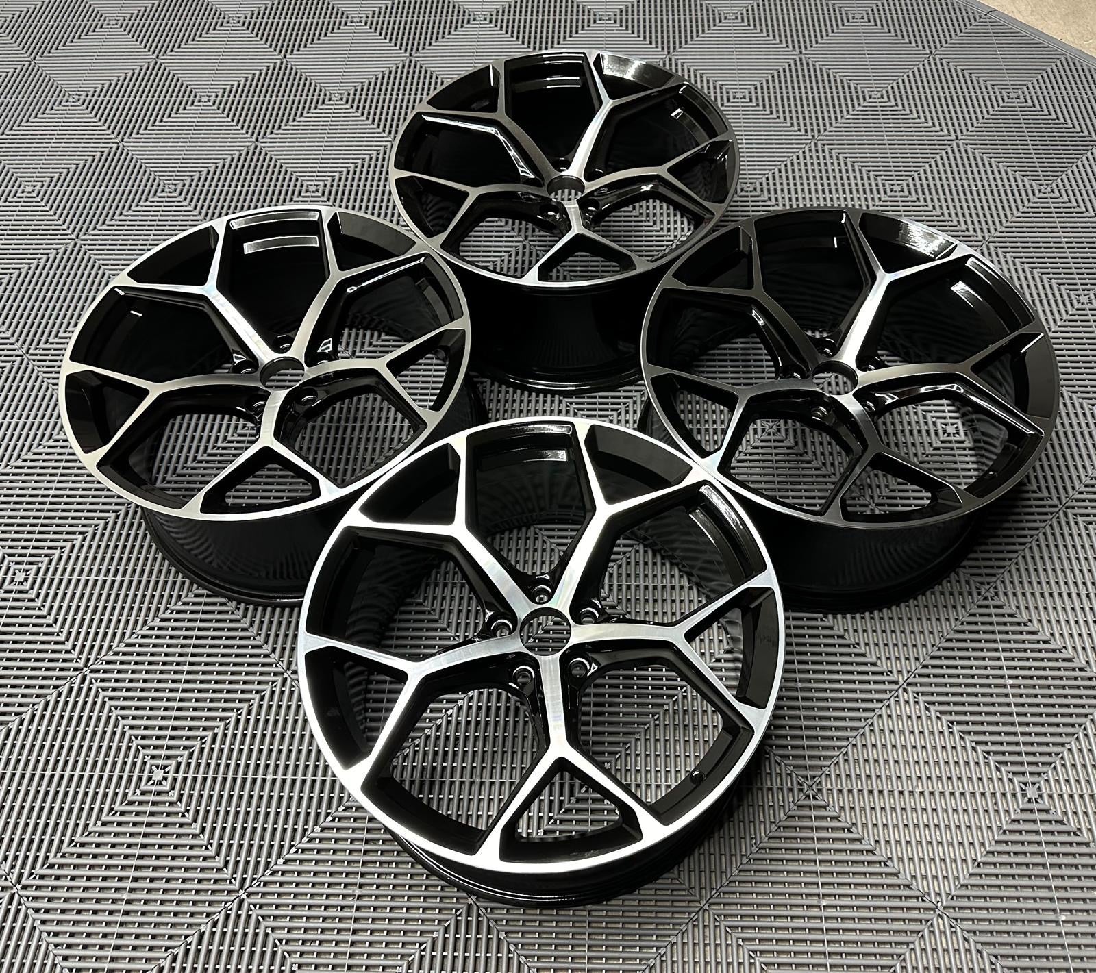 20" Lättmetallfälgar i RS6-stil – Svart/Silver