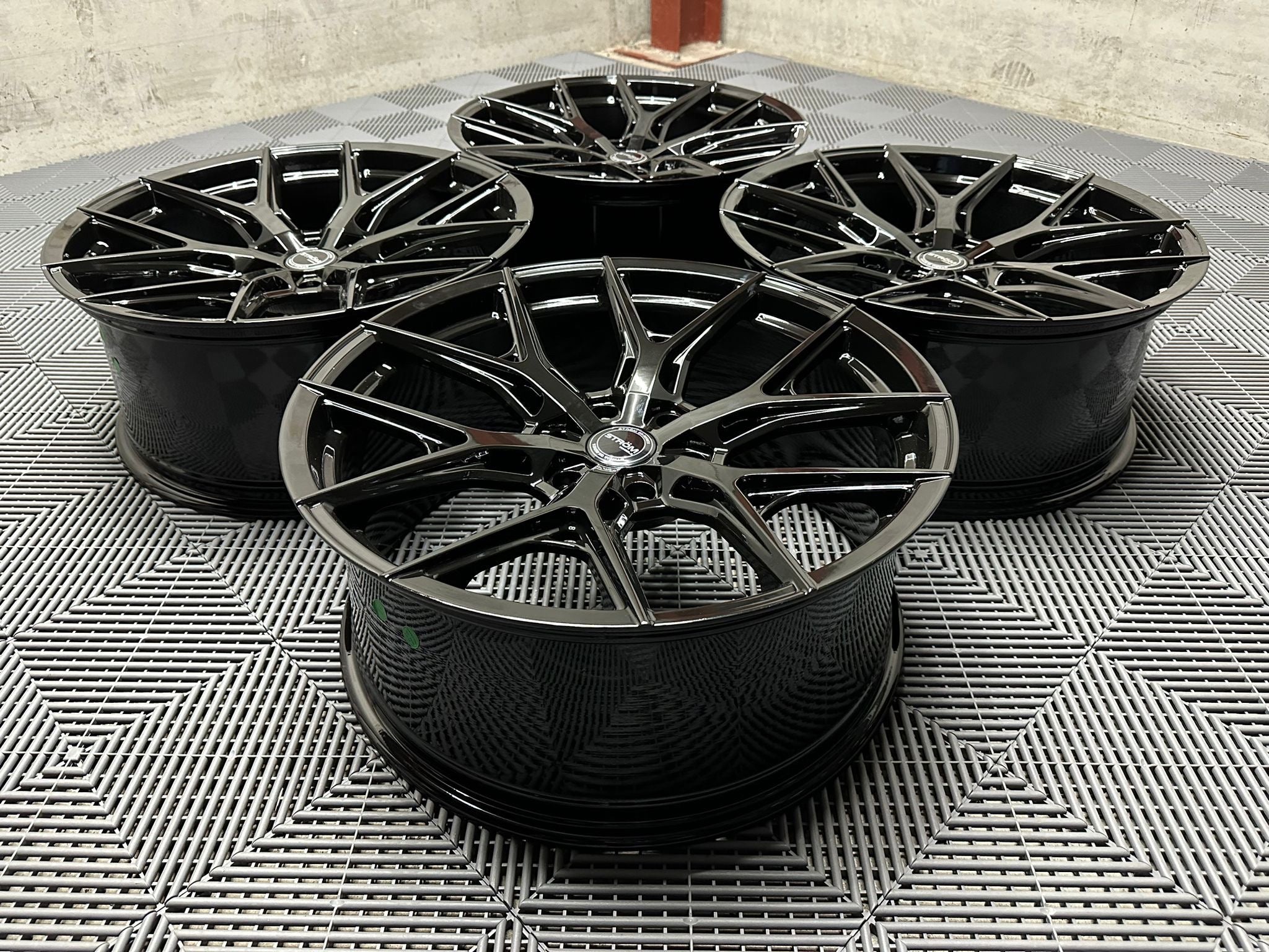 20” Ström OS2 PCD – 6×139.7 / 6×114.3 - Blank Svart
