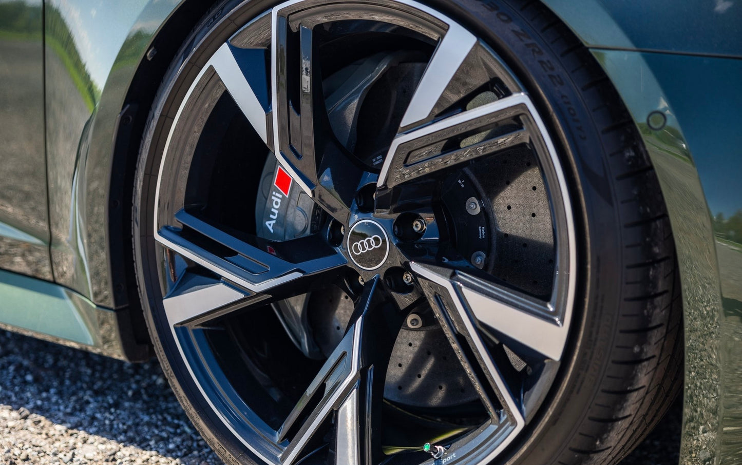 Audi RS6 OEM Lättmetallfälgar – Black Diamond Cut (18–22 tum)