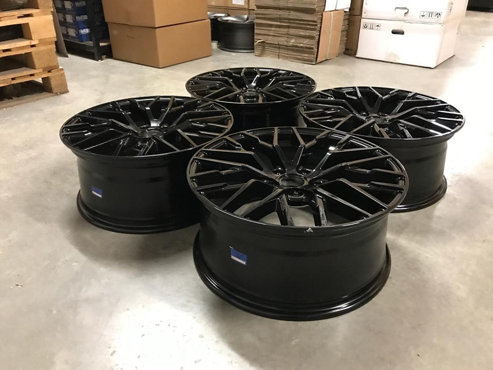 Audi R8 stil – Blank Svart
