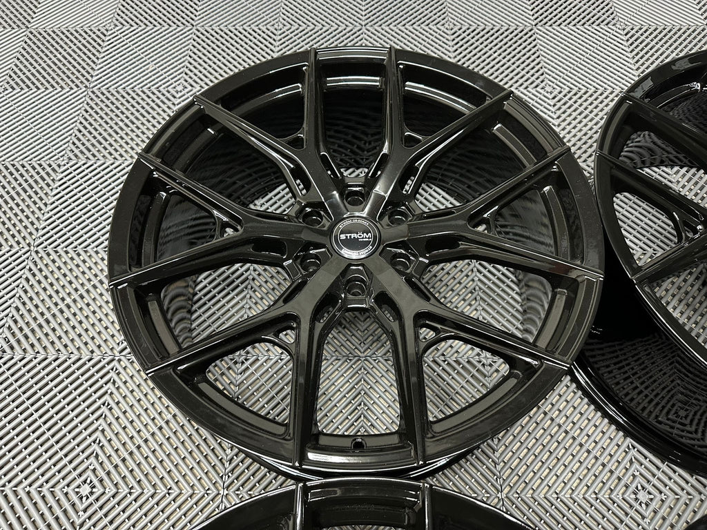 22” Ström OS2 PCD 6×139.7 - Blank Svart