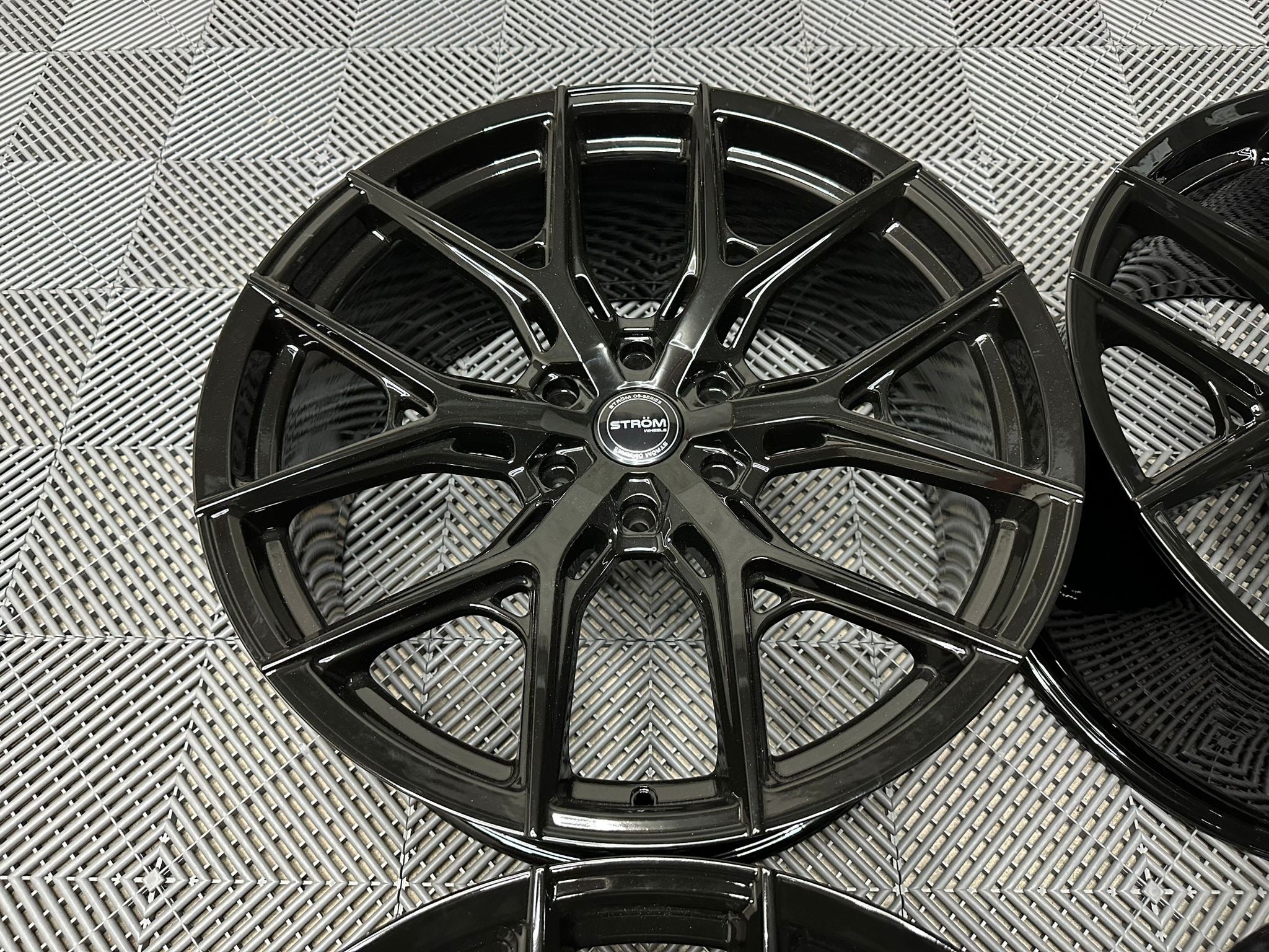 20” Ström OS2 PCD – 6×139.7 / 6×114.3 - Blank Svart