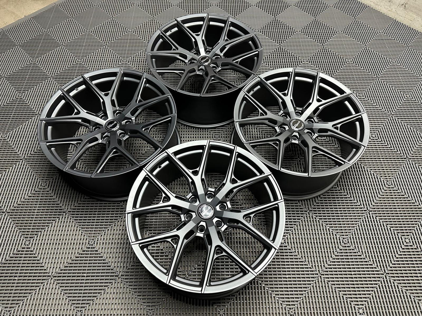 22” Ström OS2 PCD 6×139.7 - Gun Metal