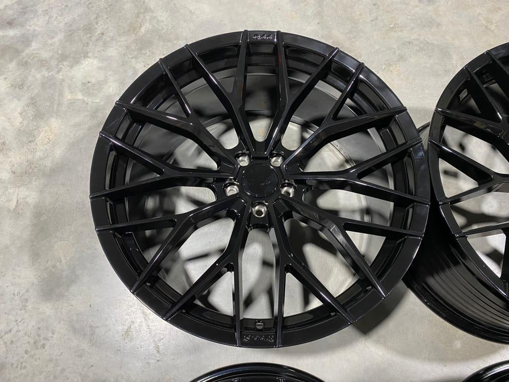Quantum44 fälgar - Platinum Black