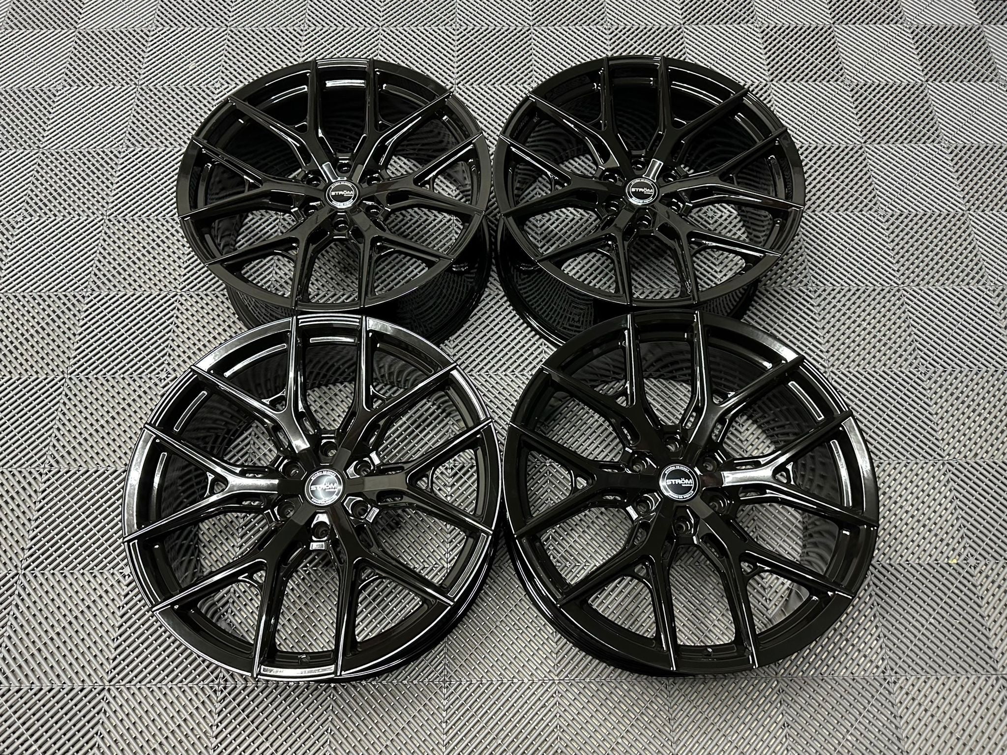 22” Ström OS2 PCD 6×139.7 - Blank Svart