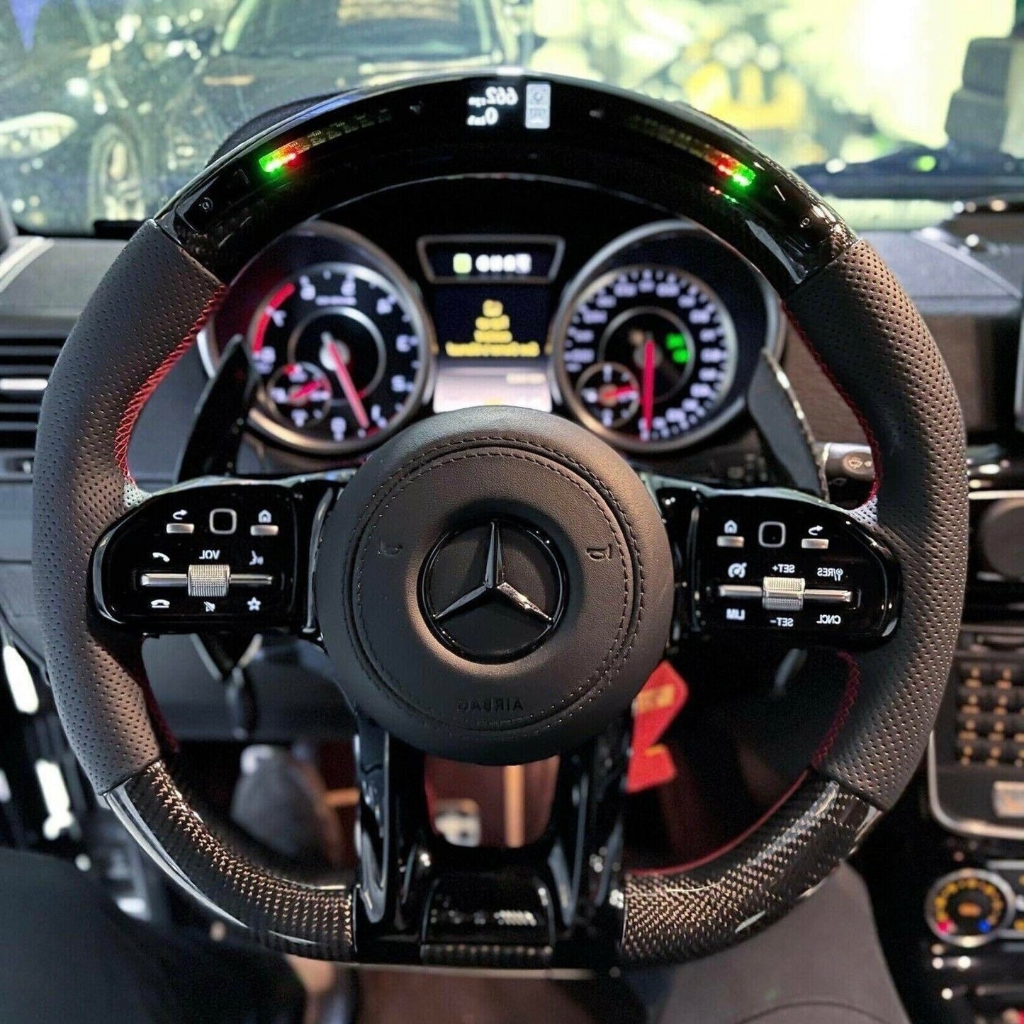 Mercedes-Benz AMG Performance Ratt – Kolfiber & LED-display