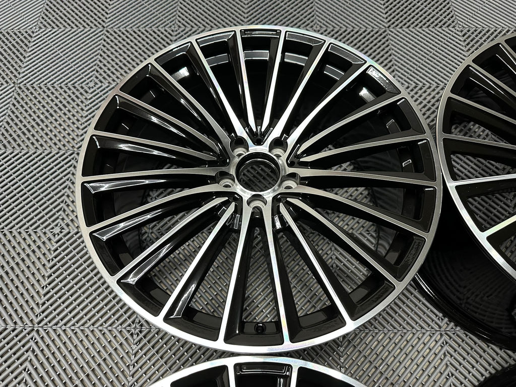 2024 AMG Twist Inspirerade Lättmetallfälgar