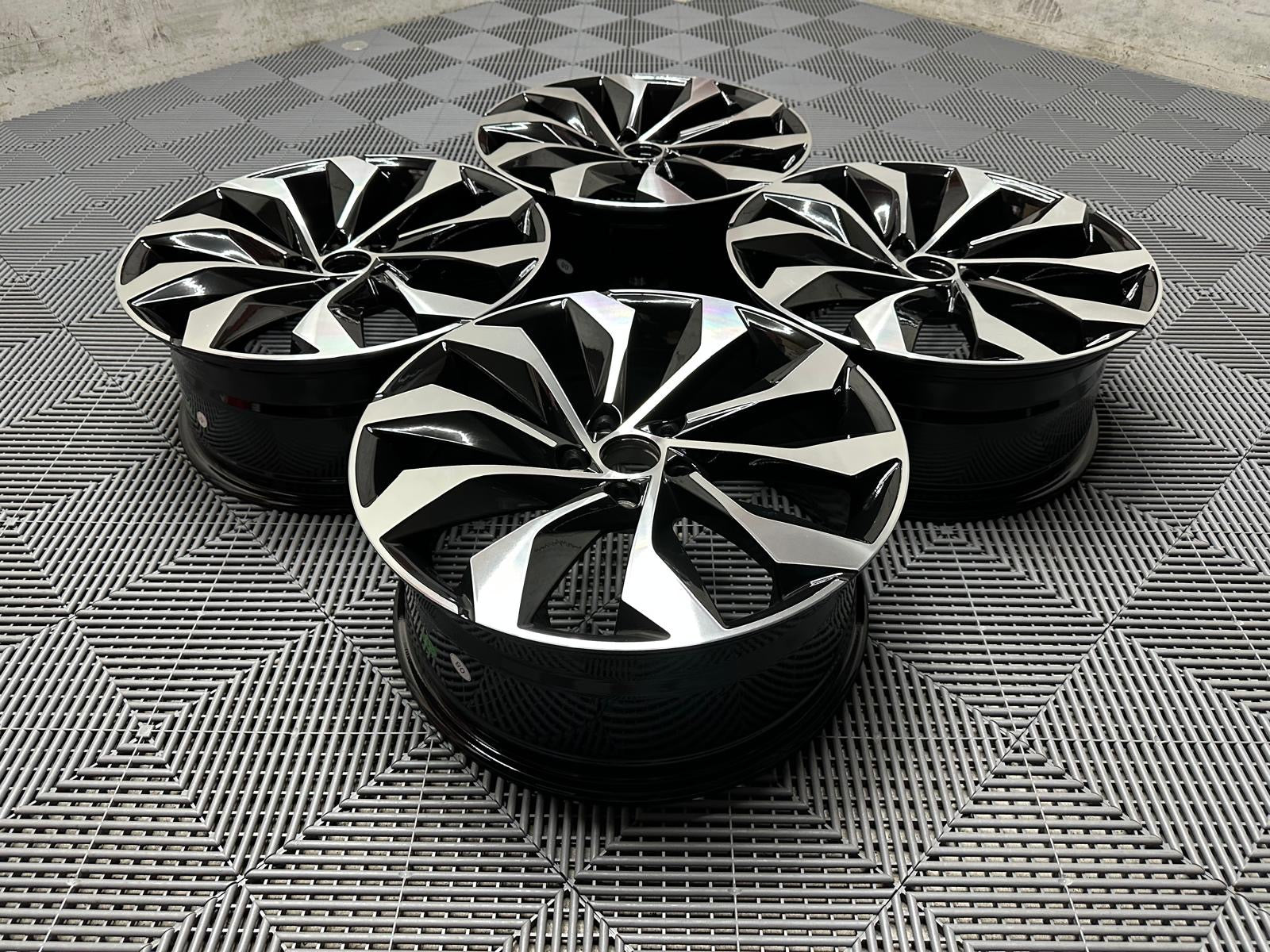 Skoda Fornax Inspirerade Lättmetallfälgar