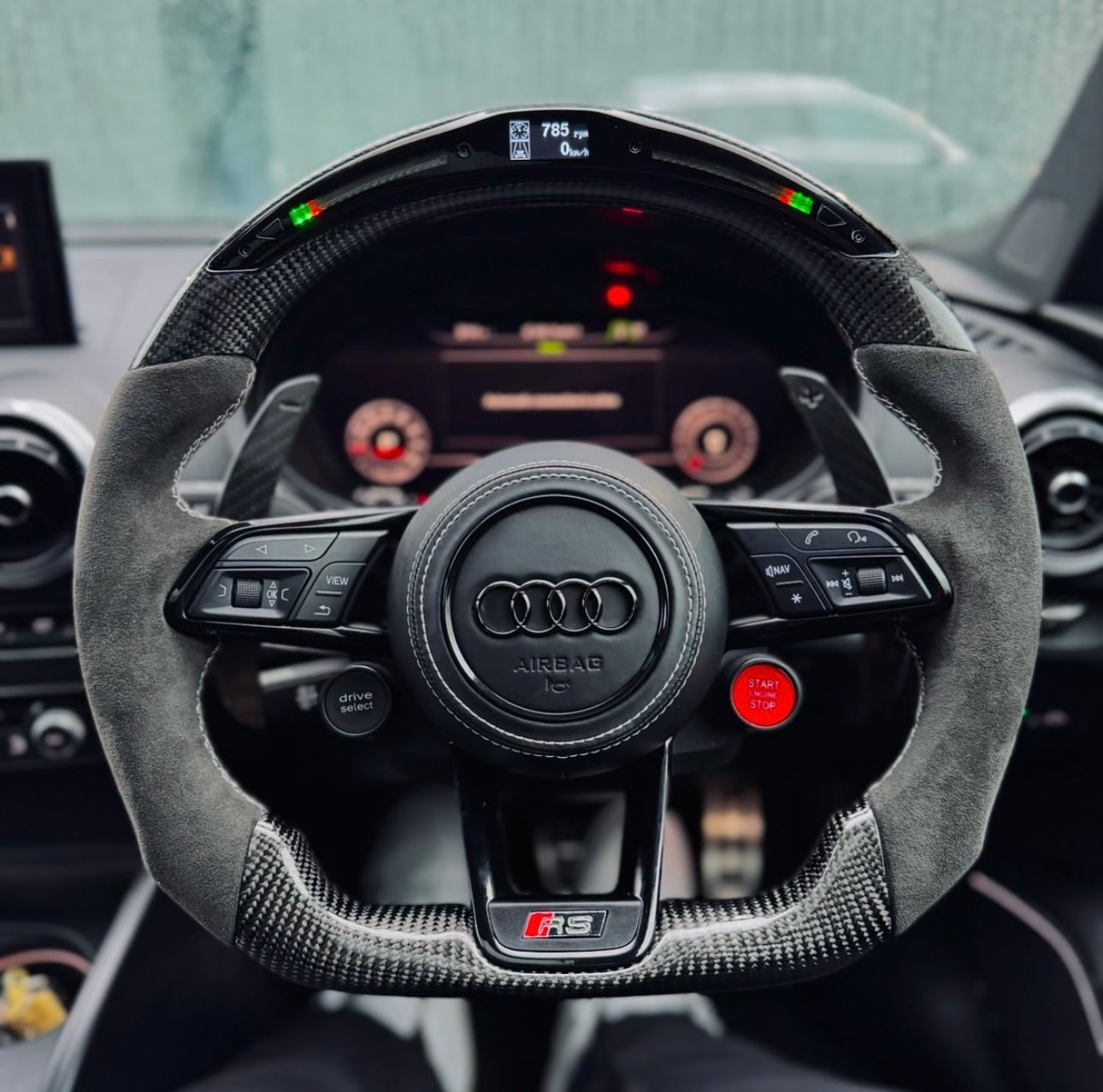 Audi RS sportratt med LED-display