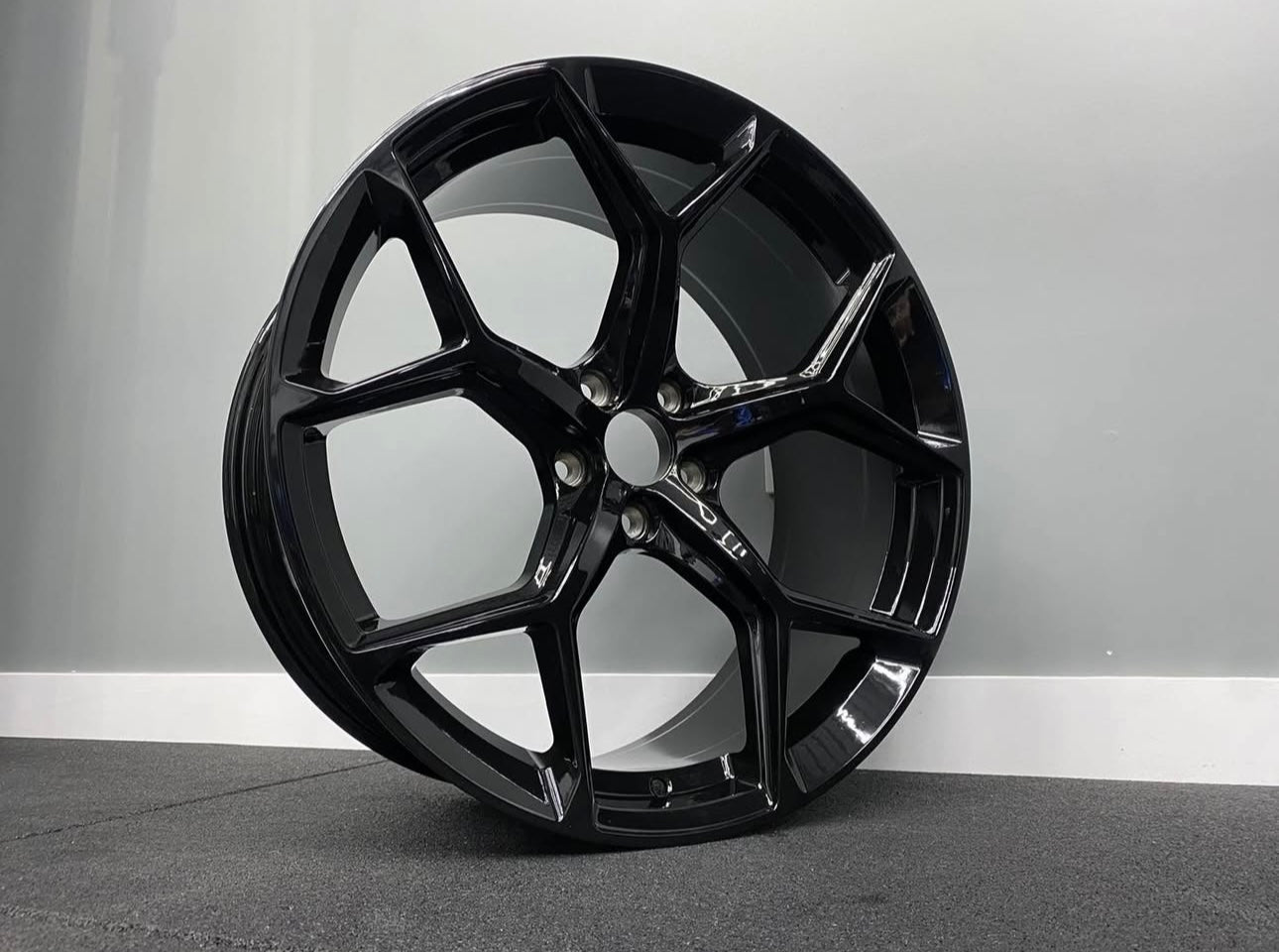 Lättmetallfälgar i RS6-stil – Blank Svart