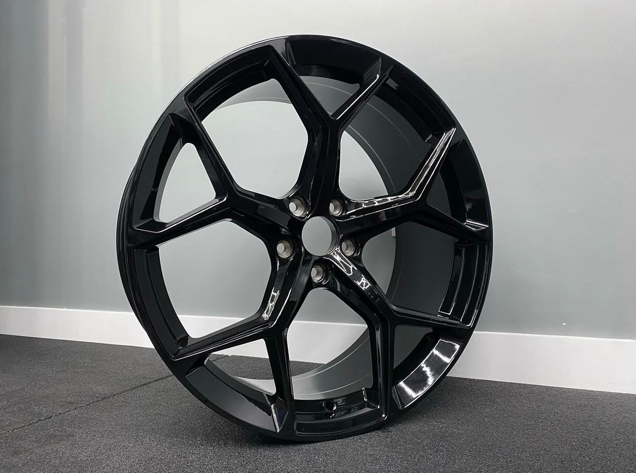 Lättmetallfälgar i RS6-stil – Blank Svart