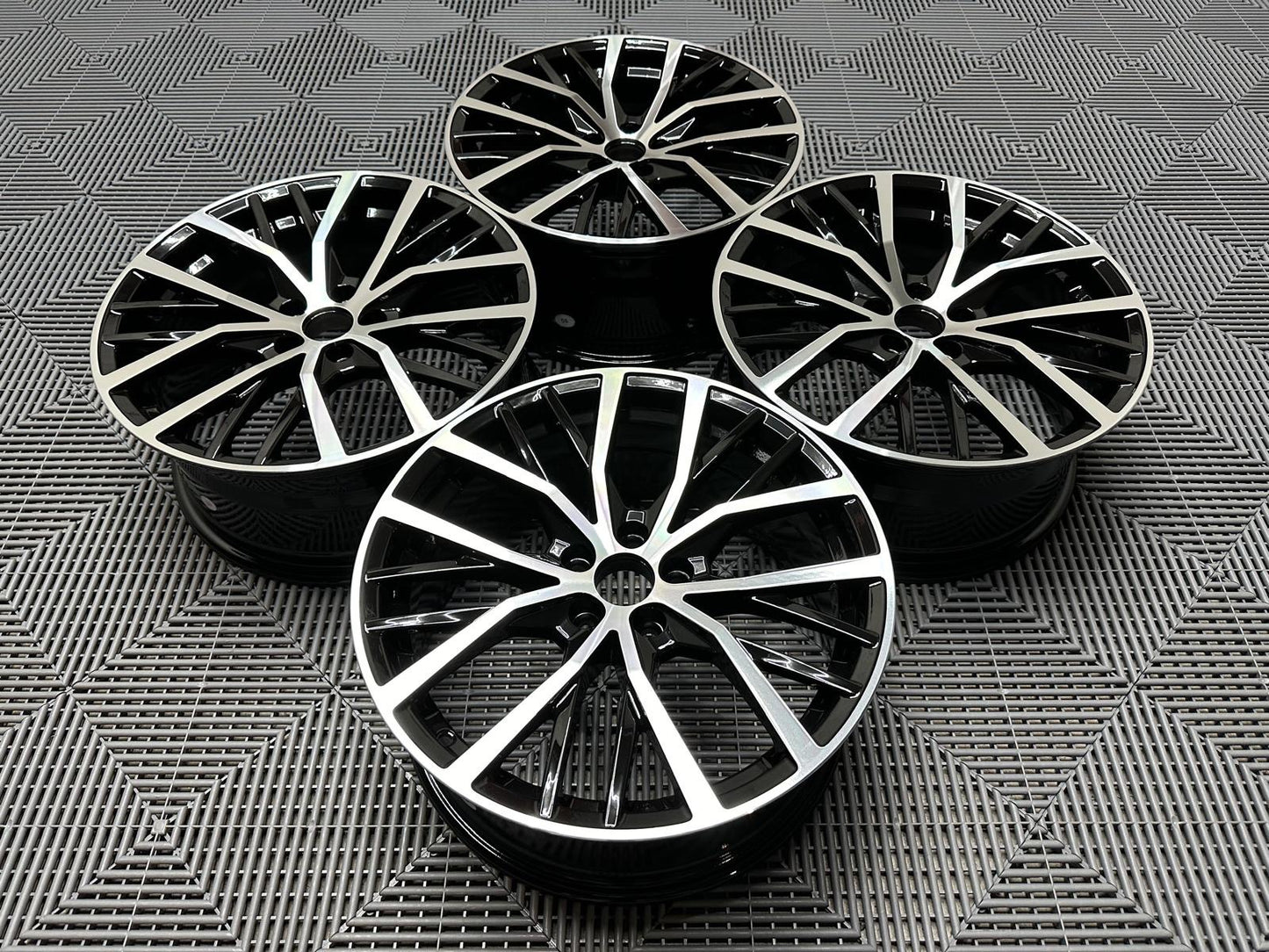 VW GTi Parabolica Inspirerade Lättmetallfälgar