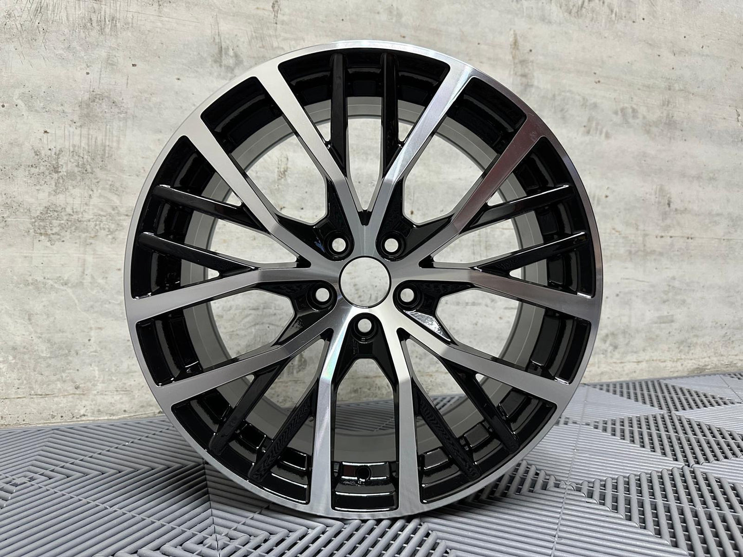 VW GTi Parabolica Inspirerade Lättmetallfälgar