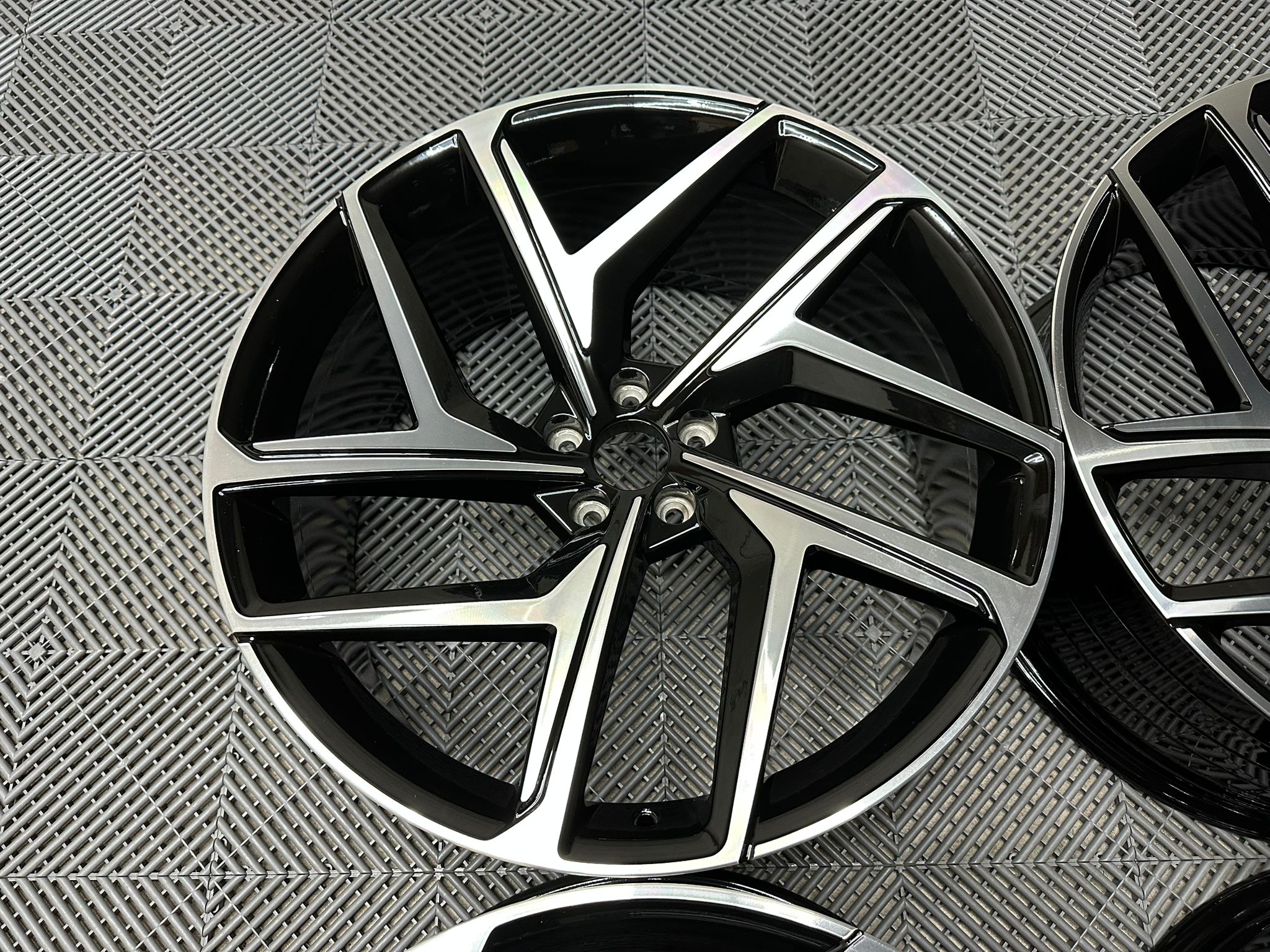 Q6 E TRON Inspirerade Lättmetallfälgar