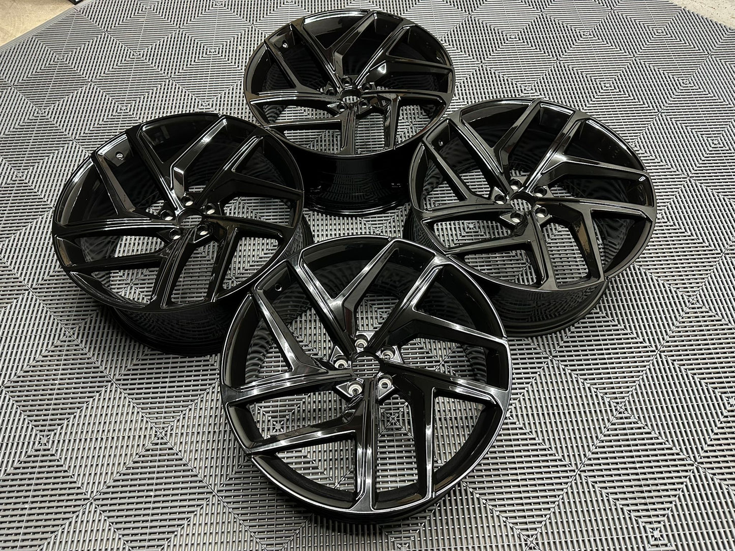 Q6 E TRON Inspirerade Lättmetallfälgar