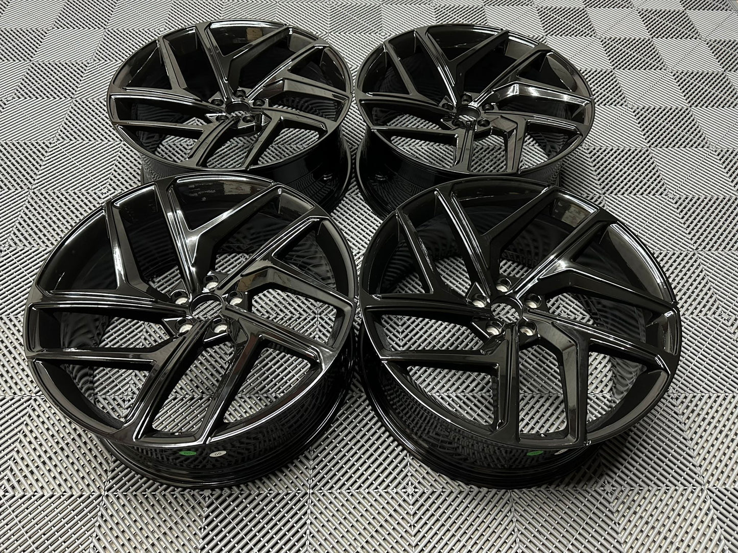 Q6 E TRON Inspirerade Lättmetallfälgar