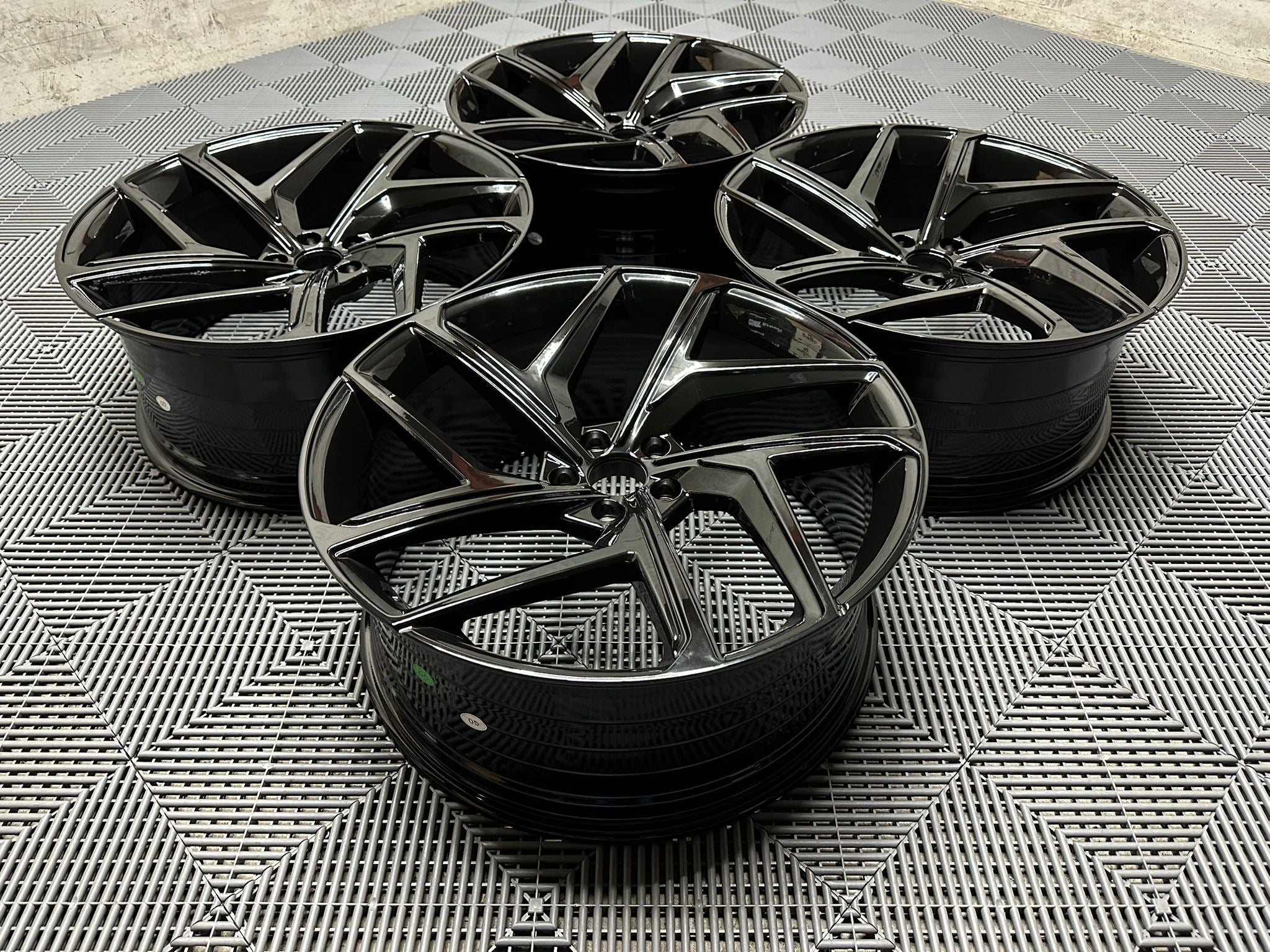 Q6 E TRON Inspirerade Lättmetallfälgar