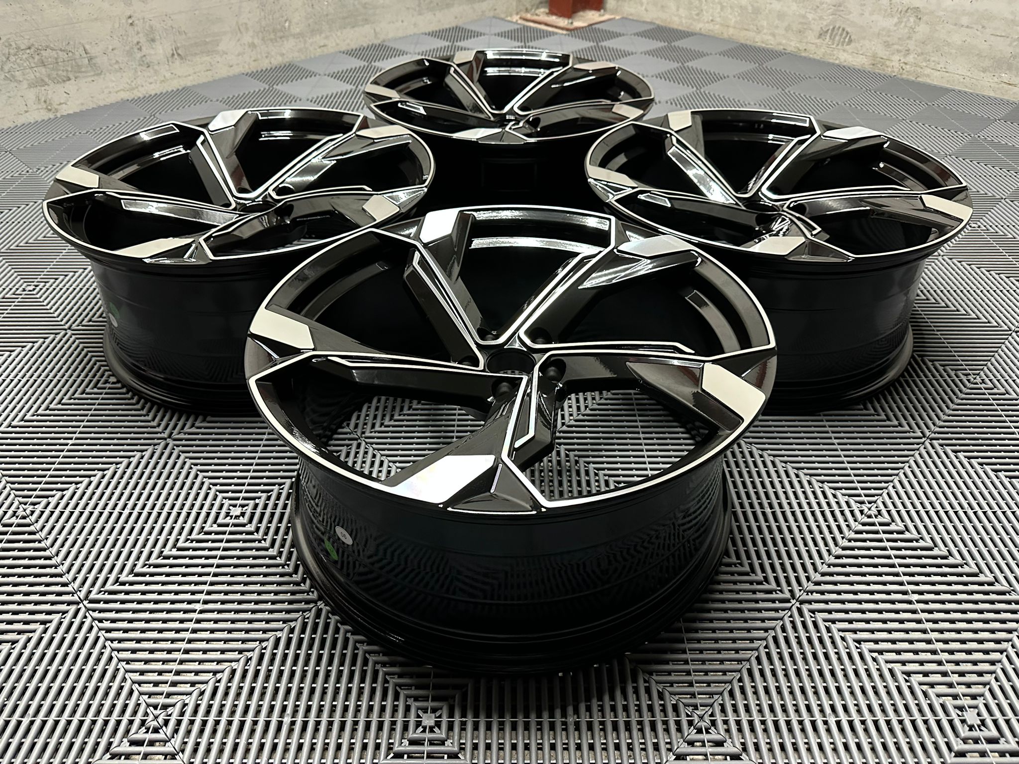 2024 Q8 E-Tron Inspirerade Lättmetallfälgar