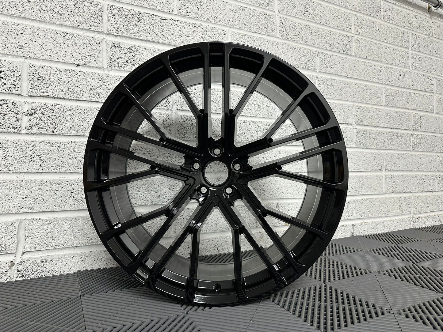 SQ8 PRESTIGE Inspirerade Lättmetallfälgar