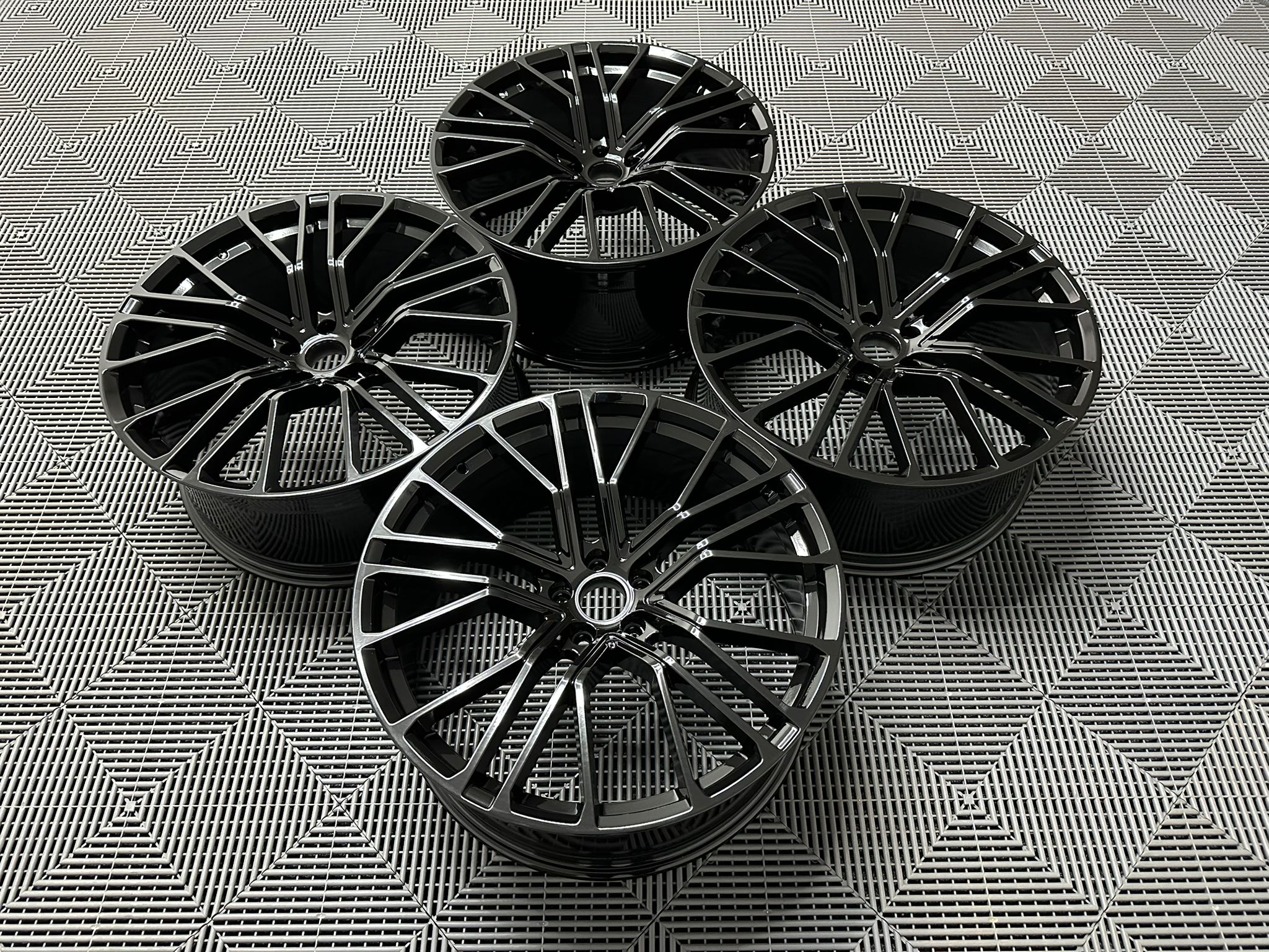SQ8 PRESTIGE Inspirerade Lättmetallfälgar